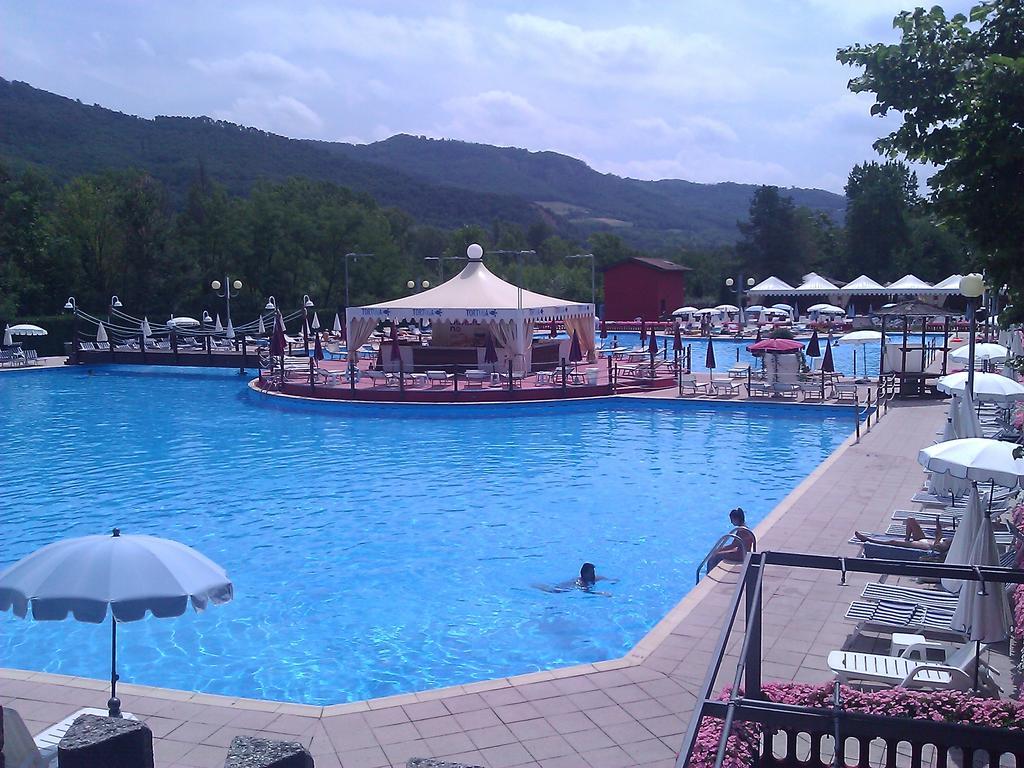 Bilocale Salice Terme Lägenhet Exteriör bild